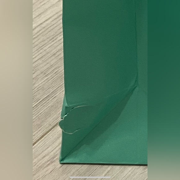 TIFFANY & CO.🩵10”x8”x4” BLUE EMPTY PAPER SHOPPING GIFT BAG *See Hole Damage - Picture 5 of 5